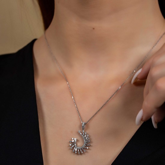 Baget Pırlantalı Tasarım Kolye Baget Pırlantalı Tasarım Kolye
