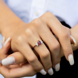 0,25 crt Pırlantalı Damla Yakut Yüzük