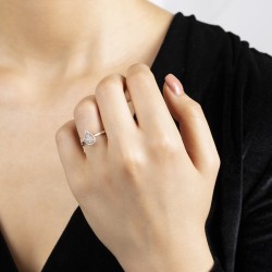 0,18 crt Pırlantalı Damla Modelli Yüzük